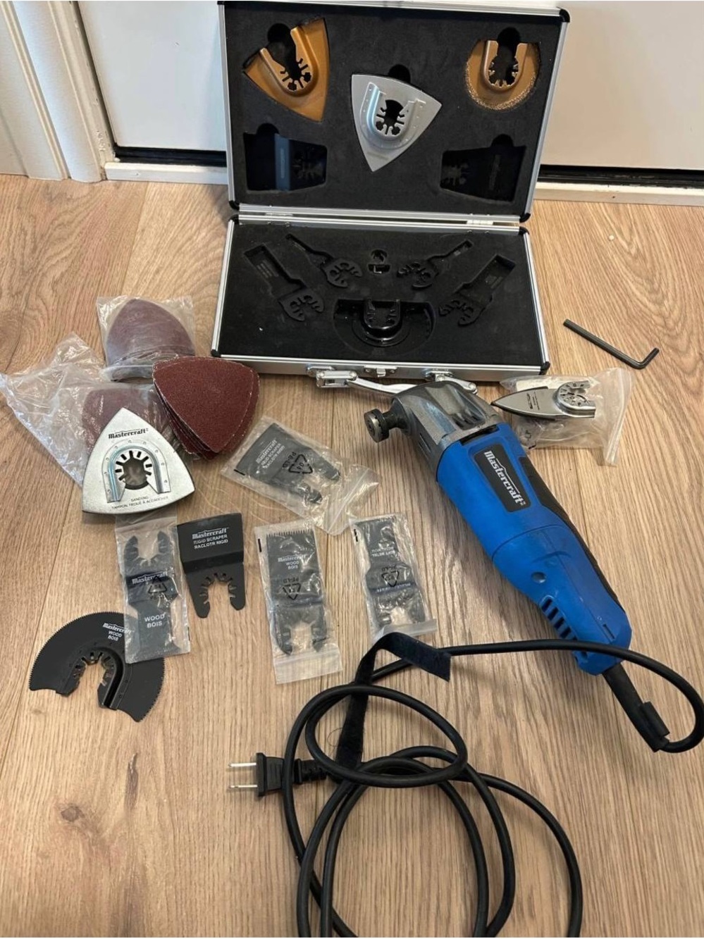 Mastercraft Multi-crafter tool Kit – Set with Accessories. Motor/ 120V 60 Hz 2A